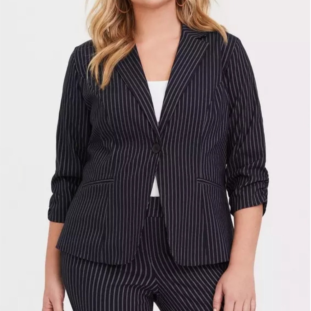 Torrid Blazer Womens 1 Navy Blue Pinstripe Ruched 3/4 Sleeve Career Professional